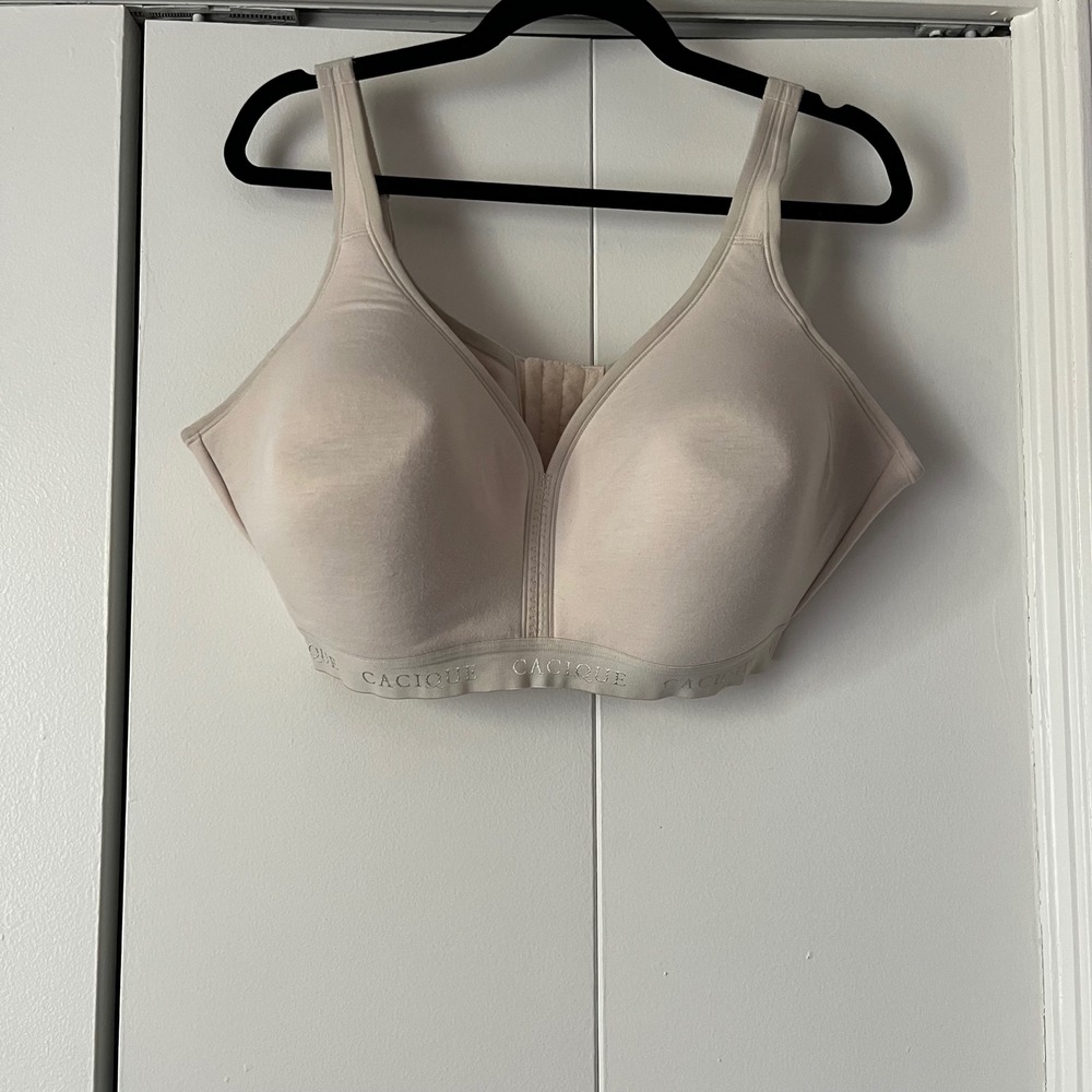 Cacique Smoothing Bra Full Coverage Wireless Back Smoothing Beige‎ 42DDD